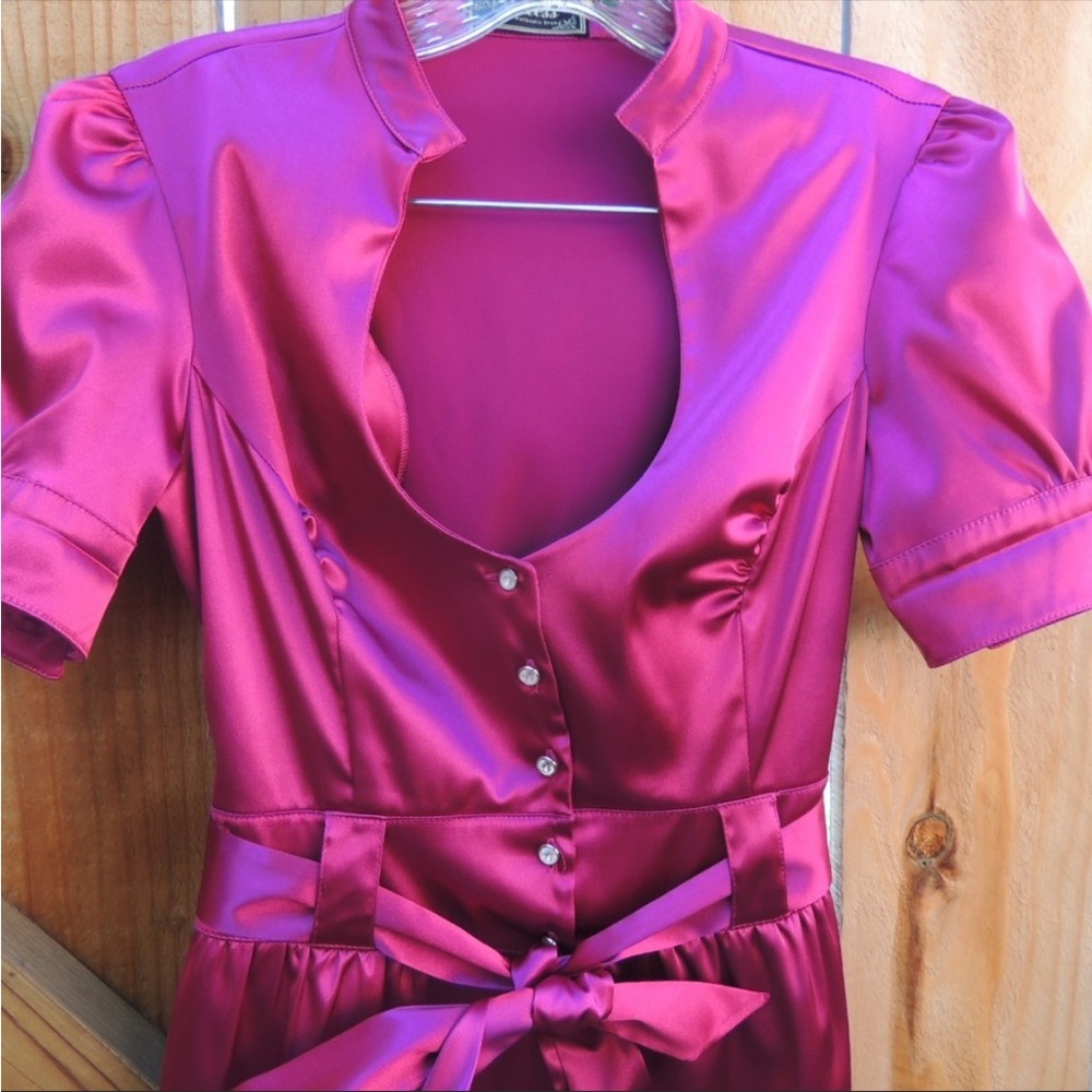 Satin dress - Picture 2 of 5